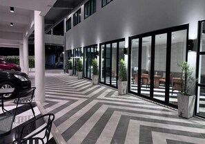 Property grounds - The Kite Hotel Bangkok (Bangkok)