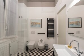 Family Apartment, 2 Bedrooms, 2 Bathrooms (Castelletto House Genova City Center) | Bathroom | Shower, hair dryer, bidet, towels