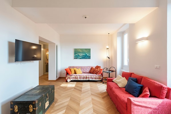 Family Apartment, 2 Bedrooms, 2 Bathrooms (Castelletto House Genova City Center) | Living room