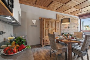Honeymoon Studio, Mountain View (Studio Charming Sportinia) | Dining - Studio Charming Sportinia (Sauze d'Oulx)