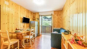 Standard-huoneisto, 1 makuuhuone (Appartamento la Cerbiatta) | Olohuone | 21–tuumainen taulutelevisio, jossa kaapelikanavat