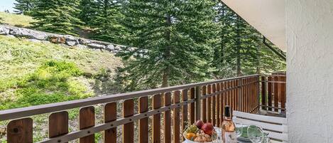 屋外ダイニングエリア