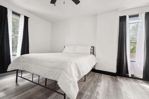 5 bedrooms, WiFi, bed sheets