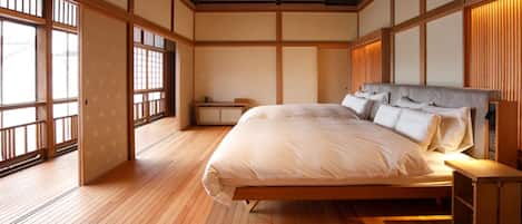 Villa Luxury | Minibar (con alcuni snack e alcune bevande gratis), una scrivania