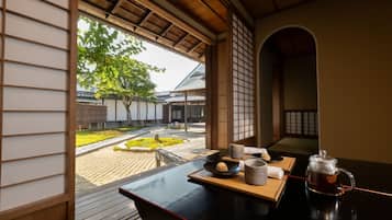 Luxury Villa | Garden view