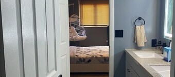  Luxe 2BR 1/12 BA Condo close to UR, RIT & Strong.