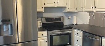 Luxe 2BR 1/12 BA Condo close to UR, RIT & Strong.