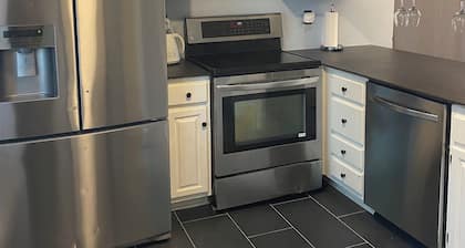 Luxe 2BR 1/12 BA Condo close to UR, RIT & Strong.