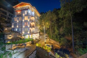 Front of property - The Chalet Homestay (Kasauli)