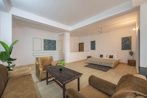 Family Suites With Balcony + Kitchentte | Opholdsområde