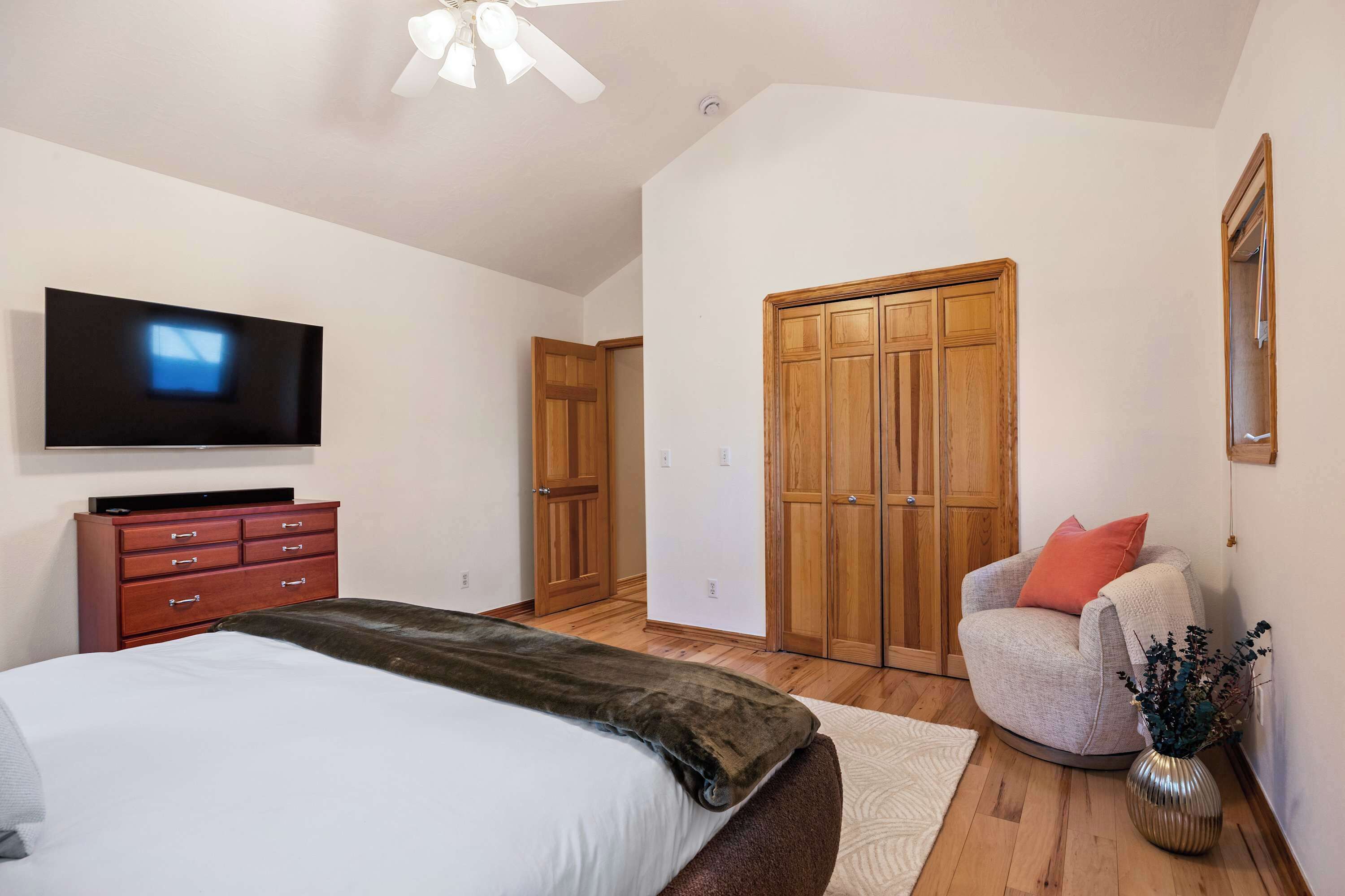 3 Schlafzimmer, Bügeleisen/Bügelbrett, Reisekinderbett, WLAN