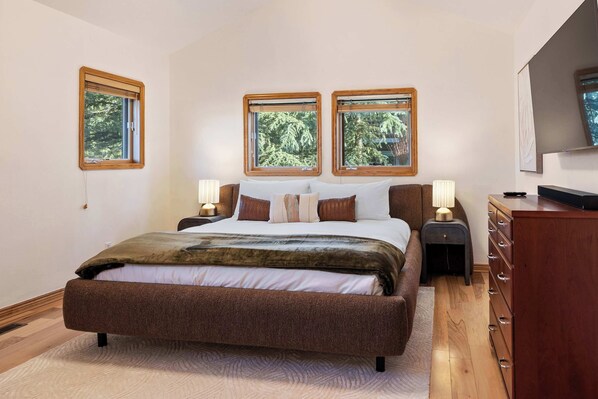 3 habitaciones, tabla de planchar con plancha, cuna de viaje y wifi