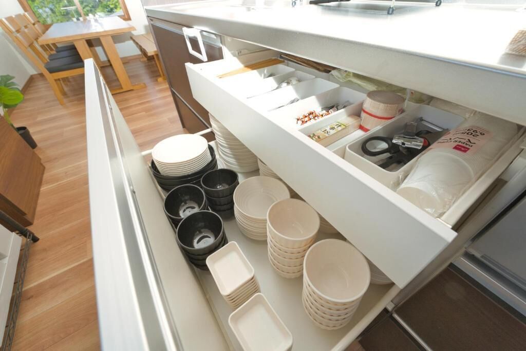 Ketel listrik dan pemanggang roti