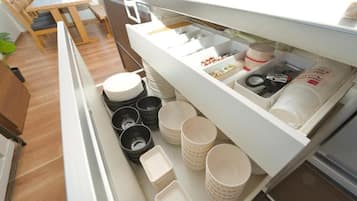 Tetera eléctrica y tostadora