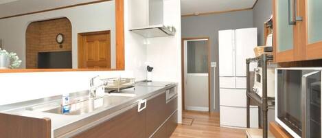 Electric kettle, toaster