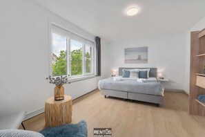 4 bedrooms, desk, iron/ironing board, travel cot