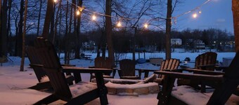 Cozy Lakefront Poconos Cabin | Hot Tub, Kayaks