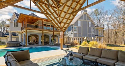 Sleeps 29~Pool~Tiki Bar~Hot Tub~Gym~Dogs Welcome!
