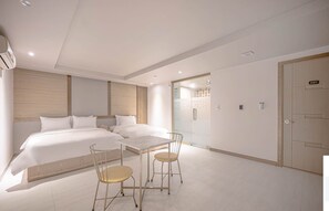 Escritorio, wifi gratis, ropa de cama y accesible en silla de ruedas