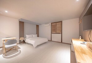 Economy Double Room, City View | Desk, free WiFi, bed sheets, wheelchair access - Zzam Hotel (Jeonju)