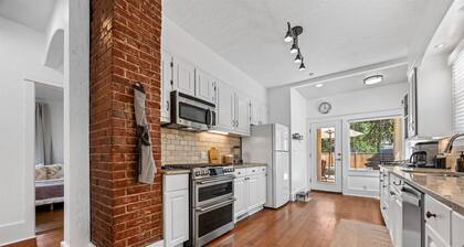 NEW! Fetch, Dine, & Unwind | Walkable Cottage Steps to North End Favs | Fun Times in Backyard!