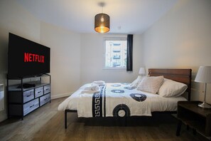2 bedrooms, iron/ironing board, free WiFi, bed sheets