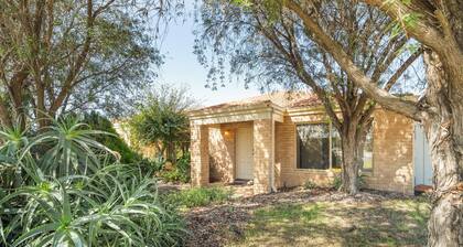 SPACIOUS JANDAKOT HOUSE FOR FAMILIES AND BUSINESS
