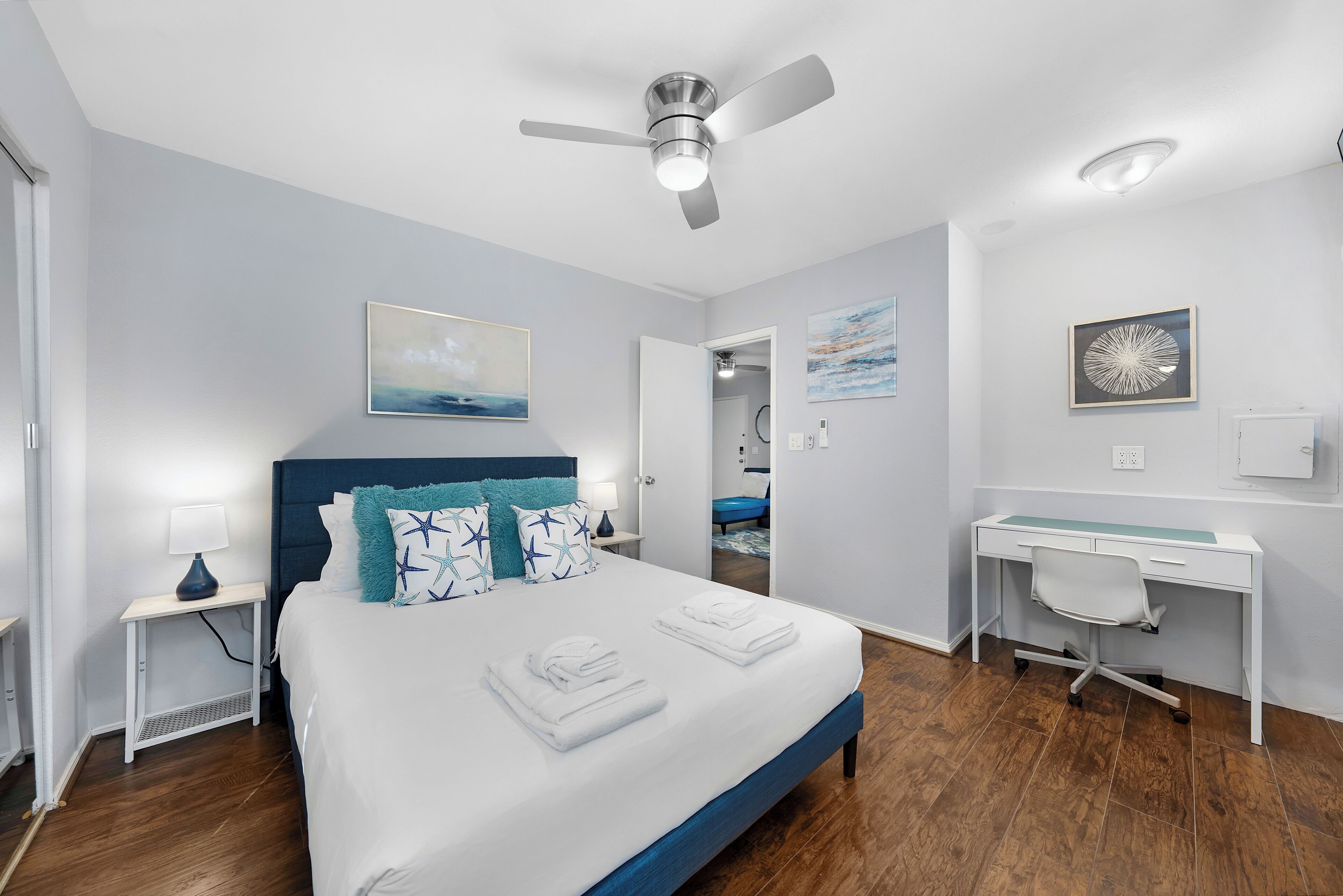 1 habitación, tabla de planchar con plancha, wifi y ropa de cama 
