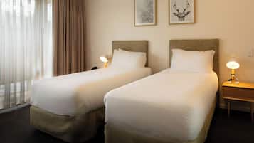 Twin Room | Premium bedding, pillow-top beds, minibar, desk