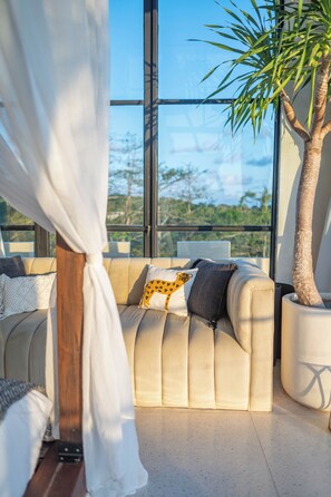 Desk, laptop workspace, free WiFi - The Castle (Pecatu)