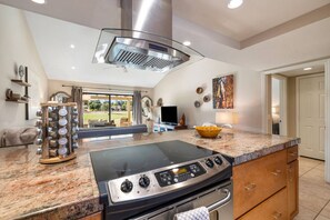 Unclassified image, 4 of 40, button