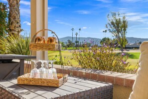 Unclassified image, 2 of 40, button