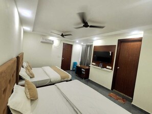 Quadruple Room | Free WiFi - Haridwar Harmony (Haridwar)