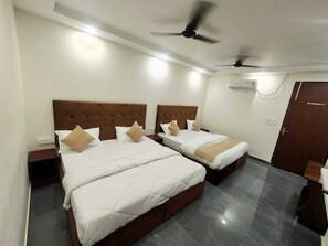 Quadruple Room | Free WiFi - Haridwar Harmony (Haridwar)