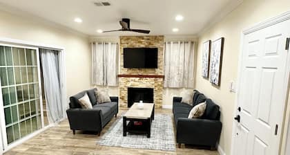 Spacious 4-bedroom with AC and WiFi in peaceful Fremont