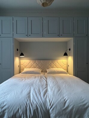 4 habitaciones, tabla de planchar con plancha, wifi y ropa de cama