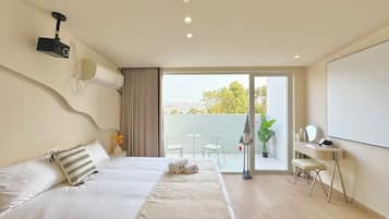 Romantic Double Room, Patio, Courtyard View