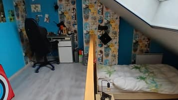 4 slaapkamers, een strijkplank/strijkijzer, wifi, beddengoed