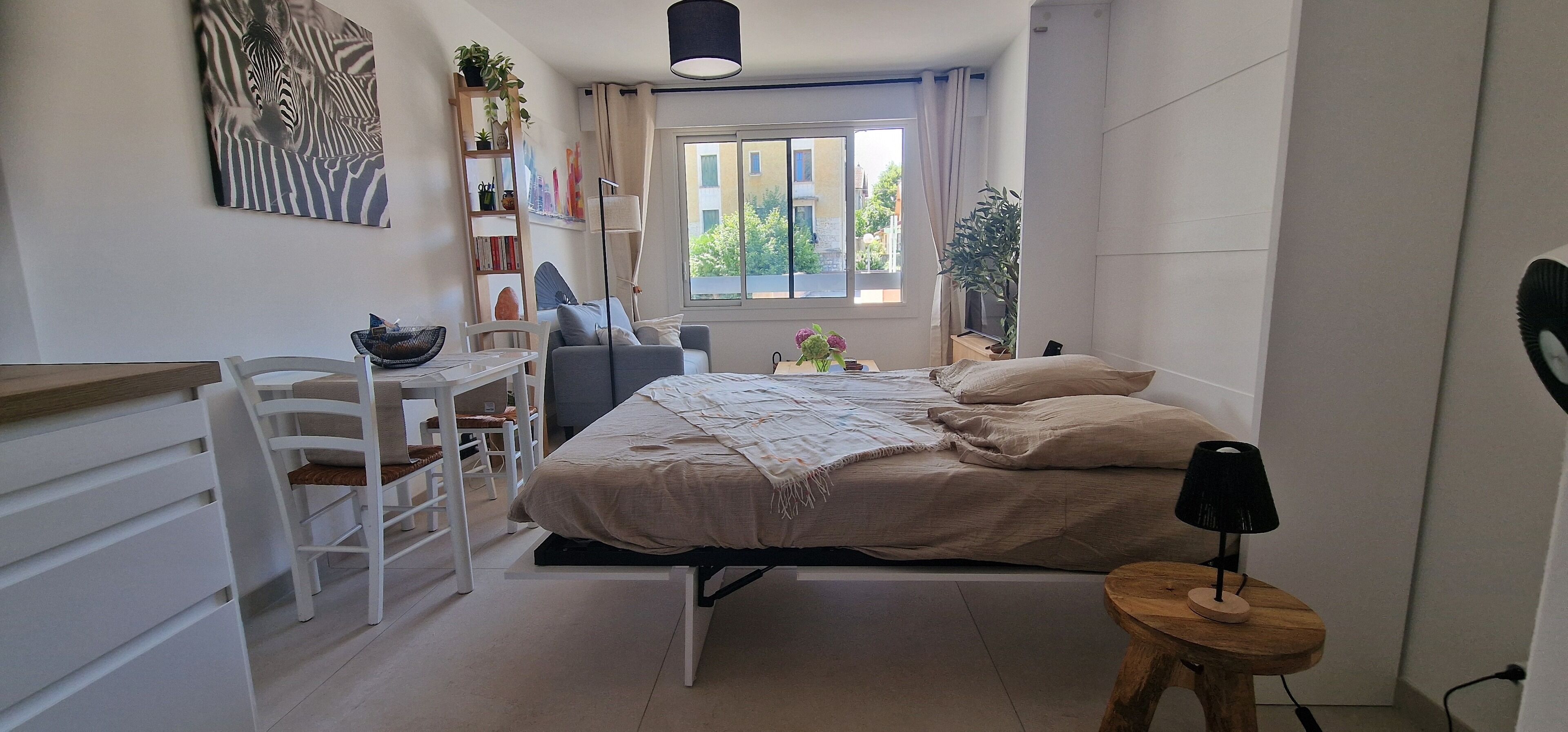 Iron/ironing board, travel crib, WiFi, bed sheets