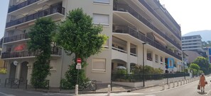 Unclassified image, 2 of 12, button - Le Nid du 9 – Cozy, bright, and quiet studio with a real bed and a garage in the city center (Aix-les-Bains)