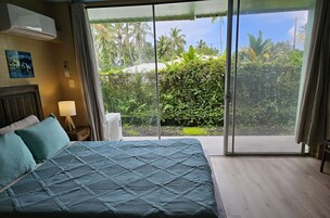 Standard Studio (Nai'a) | Desk, laptop workspace, free WiFi