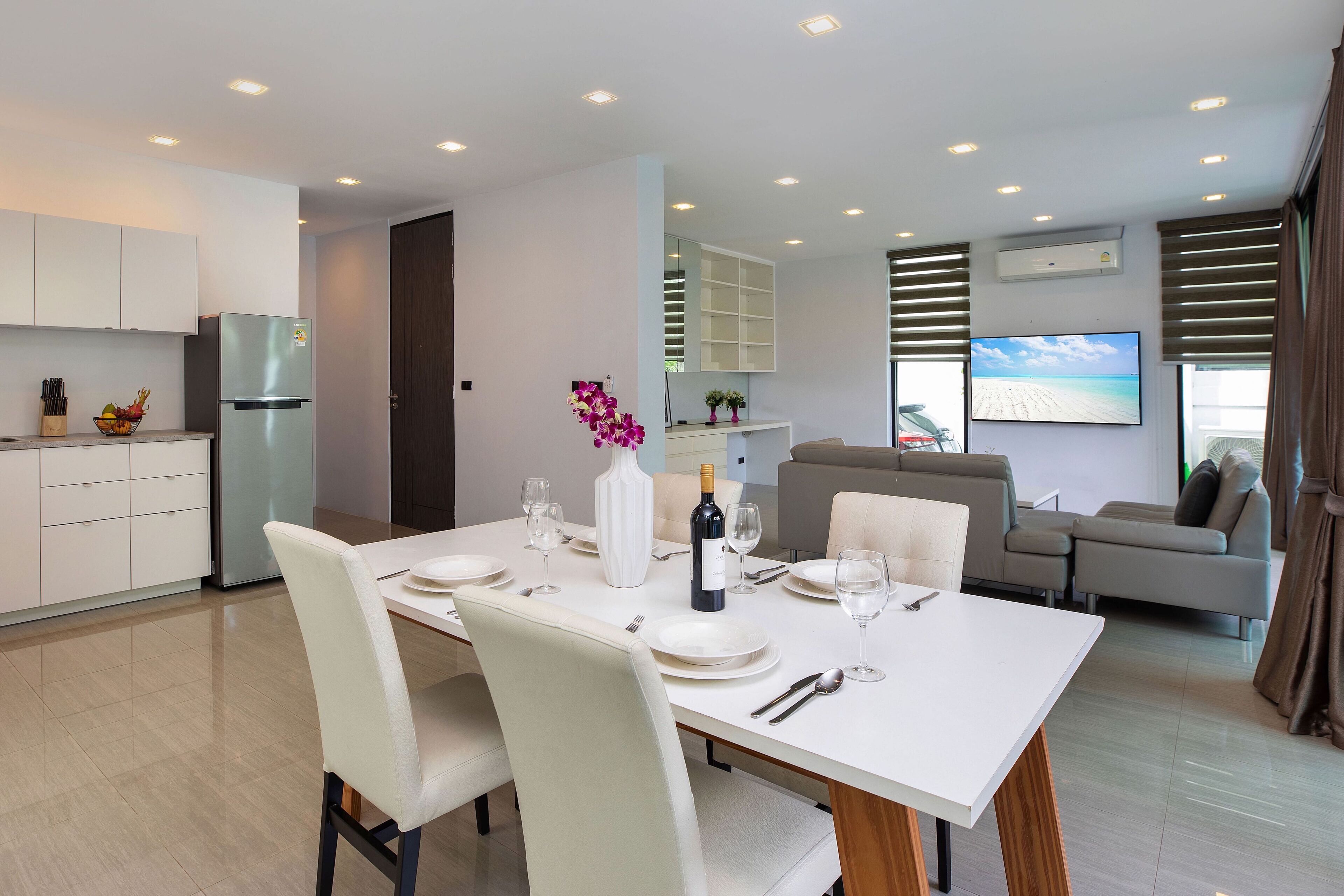 Family Villa, 4 Bedrooms, Private Pool, Pool View | In-room dining