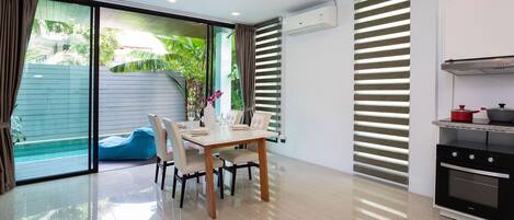 Family Villa, 4 Bedrooms, Private Pool, Pool View | Living area