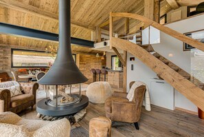TV, fireplace, DVD player