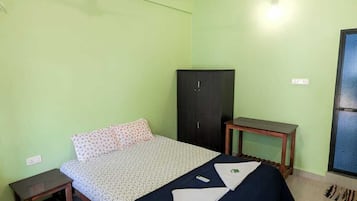 Rom – basic | Skrivebord og wi-fi (inkludert)