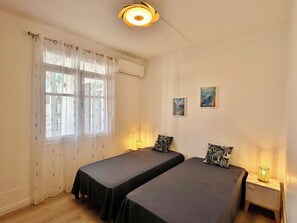 3 bedrooms, iron/ironing board, free WiFi, bed sheets