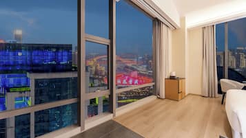 Panoramic Room, City View, Corner | Premium bedding, down comforters, memory foam beds, minibar