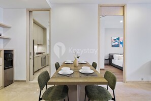 Apartment, 2 Schlafzimmer, Stadtblick | Esszimmer