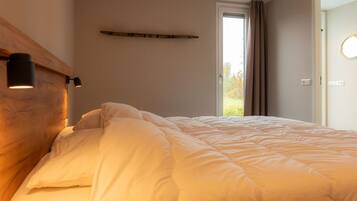 2 bedrooms, WiFi (free)