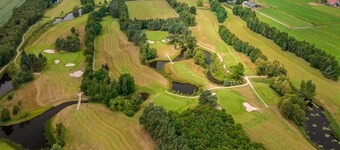Luksus sommerhus omgivet af vand og skov